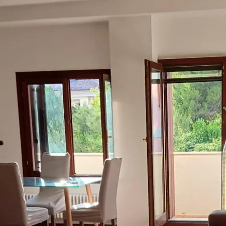 Flat On The Front With Private Spot Included Apartman