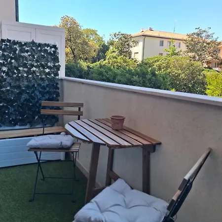 Flat On The Front With Private Spot Included شقة *
